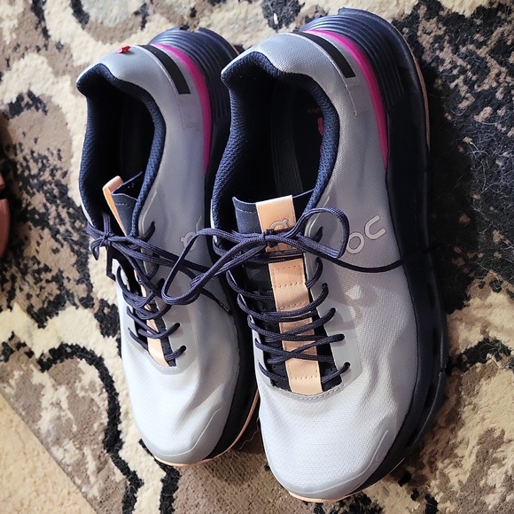 On Cloud Cloudtech Sneakers Size 9 - Picture 2 of 5